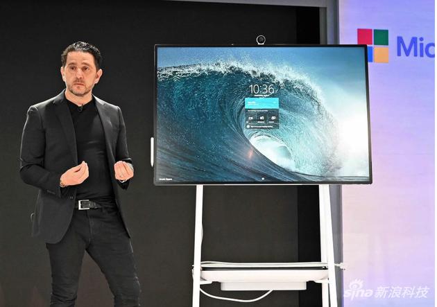 微软发布Surface Hub 2S：机身更轻 新增移动电池包
