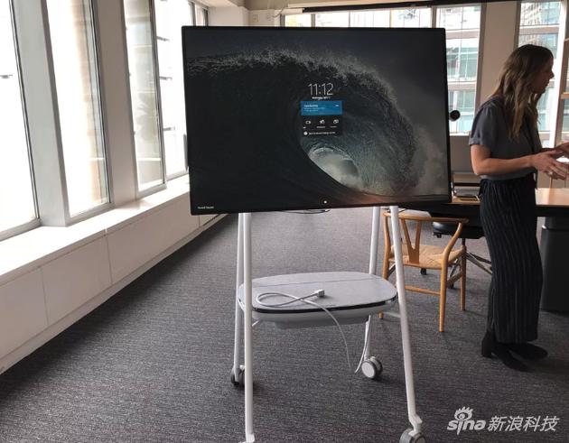 微软发布Surface Hub 2S：机身更轻 新增移动电池包-冯金伟博客园