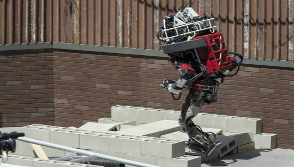谷歌发明了自主学习机器人，1.5小时即能学会行走