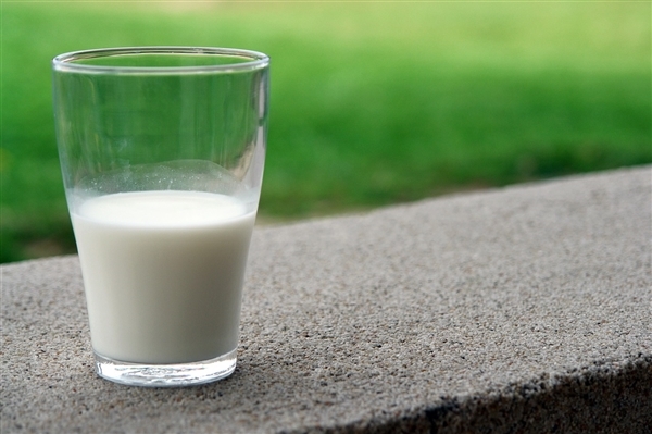 中国人一辈子都要喝牛奶 伊利高管：“一生饮奶计划”应纳入国家战略