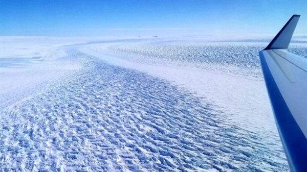 都是人类作的：巨大的南极冰川正自下而上融化