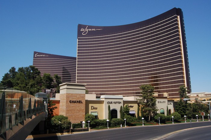 1600px-Wynn_&_Encore,_Las_Vegas_(2596941941) .jpg