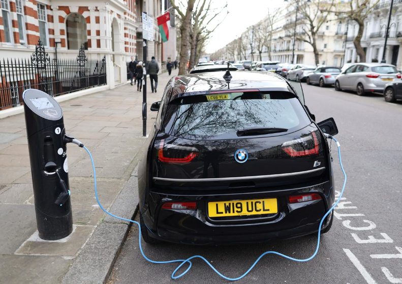 英国推出新车报废计划 改用电动车可获6000英镑补贴