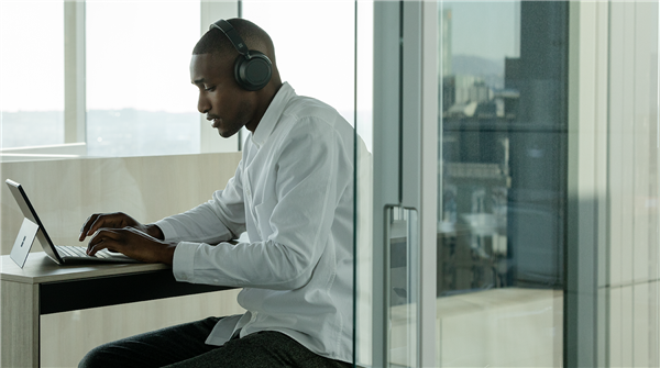 微软Surface无线降噪耳机2、扩展坞2等国内发售：生产力神器