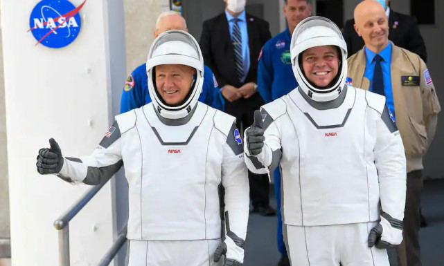 NASA两名宇航员升空1个月 准备搭乘SpaceX飞船返航