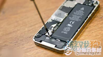 如何更换iPhone 4S蜂窝天线的教程