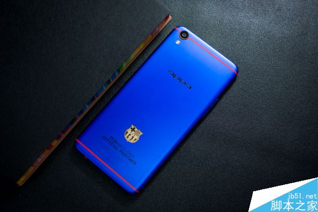 OPPO R9巴萨定制版图赏 红蓝配色豪门风