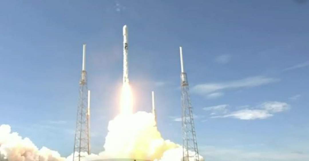 SpaceX完成第100次发射，六手火箭上天后回收