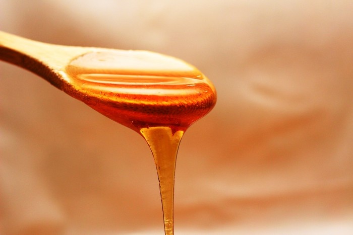 研究发现蜂蜜是舒缓感冒和喉咙痛的一种有效方法