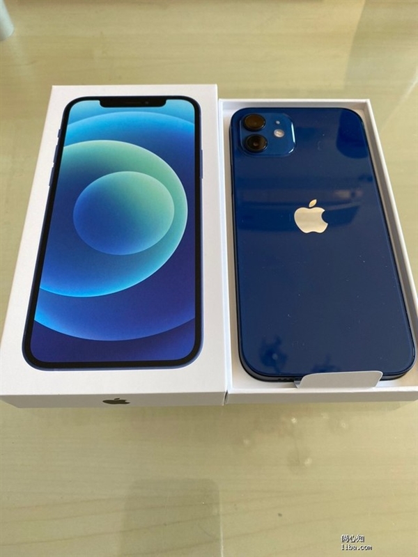 为搞清iPhone 12究竟是什么蓝 我们找了N多买家秀