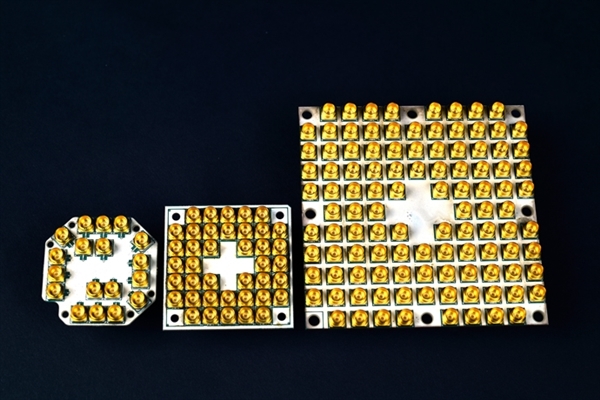 Intel发布第二代低温量子控制芯片：22nm工艺、只需零下269℃