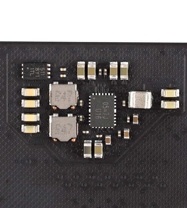 朗科自产DDR5内存高清图赏：将冲击10GHz