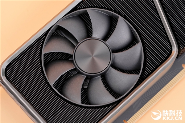 NVIDIA RTX 3070 Ti图赏：熟悉的外观 更亲民的价格