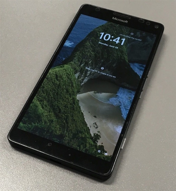 Lumia 950 XL成功移植Windows 11：能通话发短信