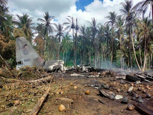 菲律宾飞机失事 50人死亡53人受伤：坠毁前画面曝光