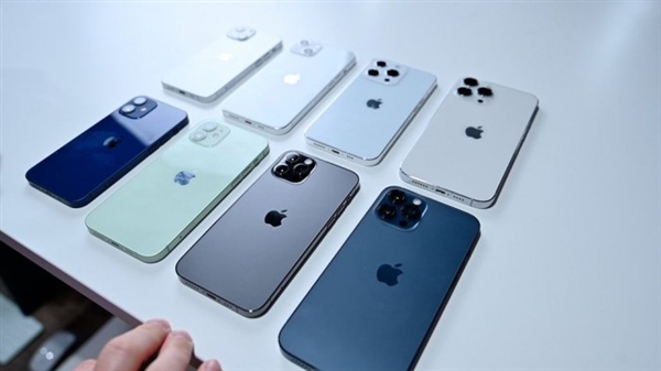 对比苹果12！iPhone 13全系机模抢先亮相：这外形感觉如何？