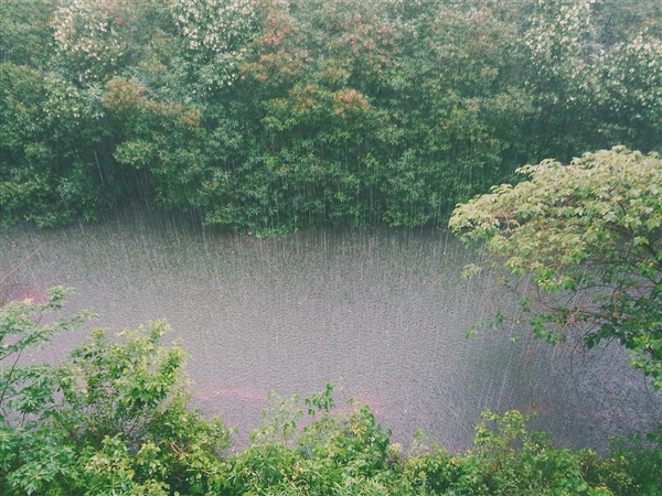 河南遭遇极端强降雨 日雨量破历史极值：专家称22日降雨减弱停歇