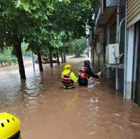 河南郑州小时降水量超200破纪录 有地铁沦陷