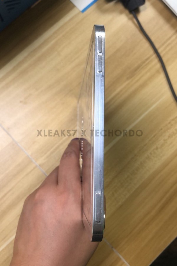 iPad mini6模具曝光 采用全面屏设计音量键位置亮了