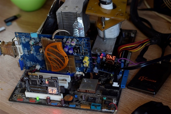 速龙64处理器不死 DDR内存频率冲上432MHz