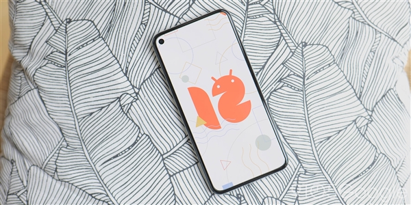 Android 12新特性曝光：手机过热时限制充电 保护电池