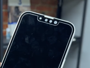 iPhone 13 Pro模板上手视频曝光：确认刘海缩小、后摄尺寸暴增