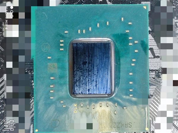 Intel Z690芯片组真容首曝：面积不大、发热不高