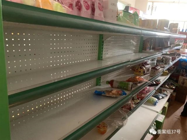 旅客滞留新疆伊犁：超市部分货架都空了！