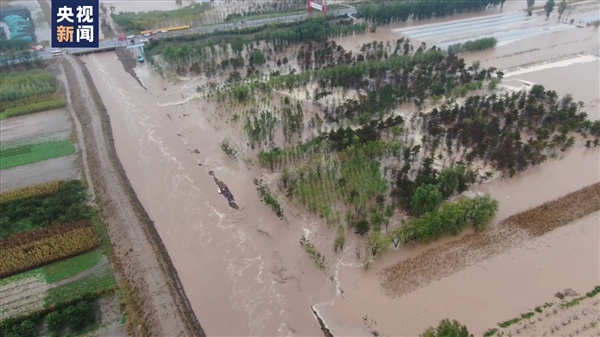 实拍山西乌马河洪水决堤现场：多个村庄被淹 一片汪洋