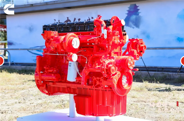 热效率高达48%！康明斯15升国六发动机首发：3200牛·米