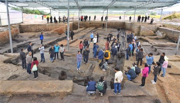 罕见！中国保存最完整大型木结构建筑重见天日 4700年岁了