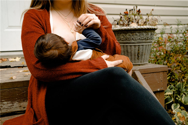 母乳喂养新益处被发现！可增加母亲认知能力：降低产后抑郁风险