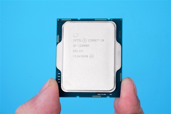 终于迎来新一代旗舰U！Intel i9-12900K处理器开箱图赏