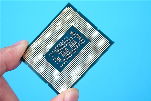 终于迎来新一代旗舰U！Intel i9-12900K处理器开箱图赏