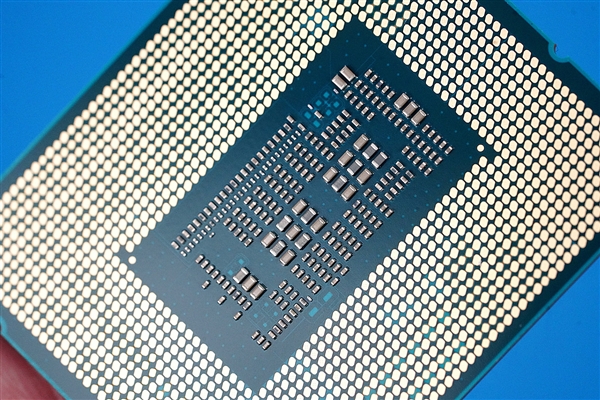 终于迎来新一代旗舰U！Intel i9-12900K处理器开箱图赏