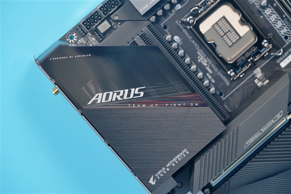 Inte 12代酷睿座驾！技嘉Z690 AORUS MASTER主板图赏