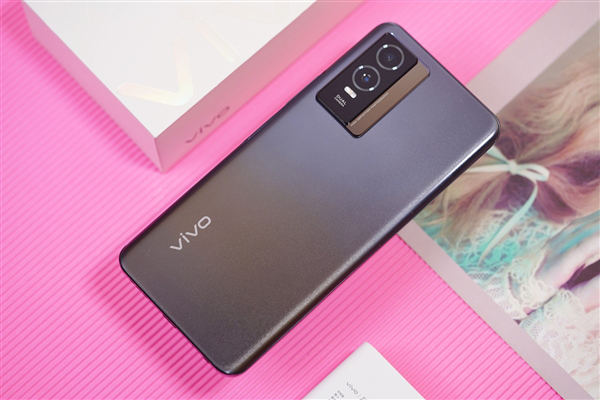 44W闪充加持！vivo Y76s开售：1799元起