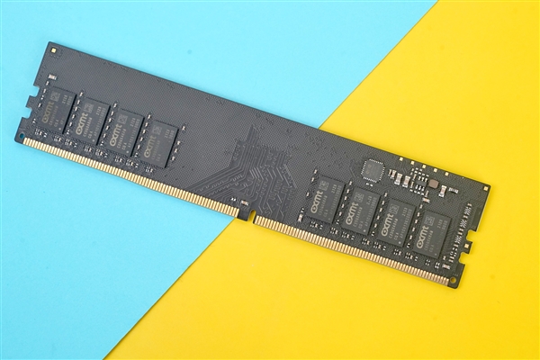 朗科绝影RGB DDR4限量版内存图赏：国产颗粒首次媲美三星B-Die