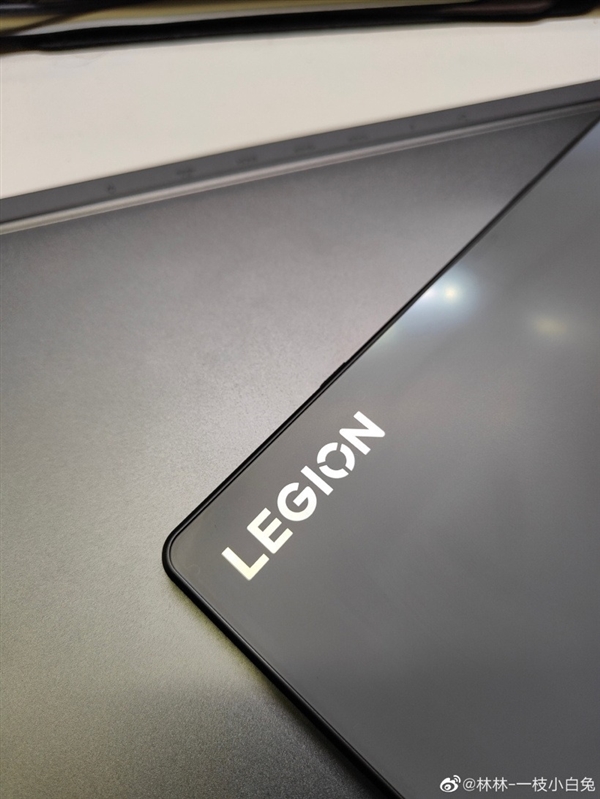 首款电竞平板？联想高管晒“Legion”拯救者平板真机：屏幕8英寸左右