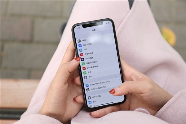 iOS 15加入相册扫描功能引发不满 苹果认输：已删除该内容